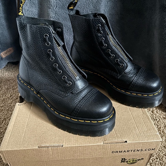 Dr. Martens Sinclair Boots - Picture 3 of 9
